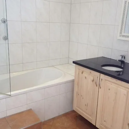 Finn, Met Grote Tuin En Veel Privacy 펜션