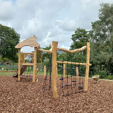 Finn, Met Grote Tuin En Veel Privacy