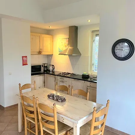 Finn, Met Grote Tuin En Veel Privacy