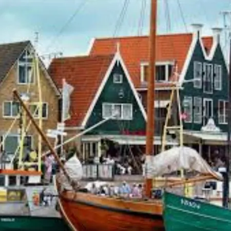 Finn, Met Grote Tuin En Veel Privacy Dirkshorn