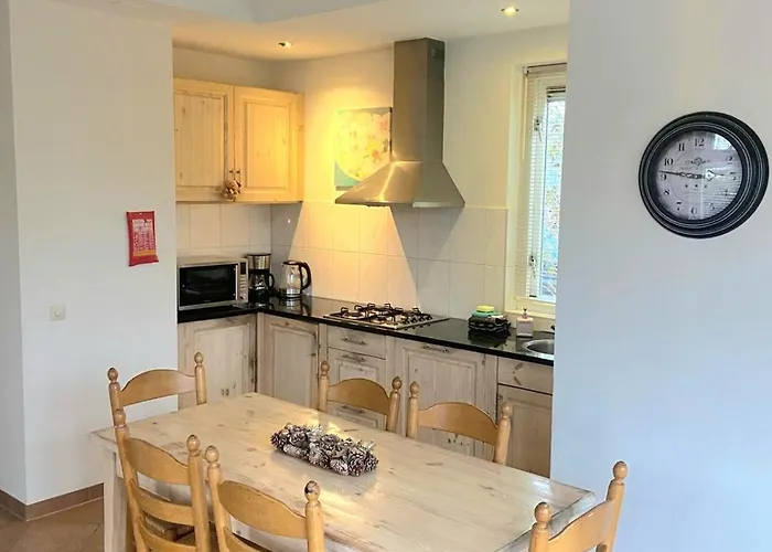 Finn, Met Grote Tuin En Veel Privacy