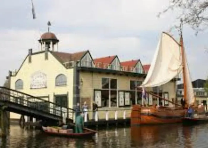 Finn, Met Grote Tuin En Veel Privacy *