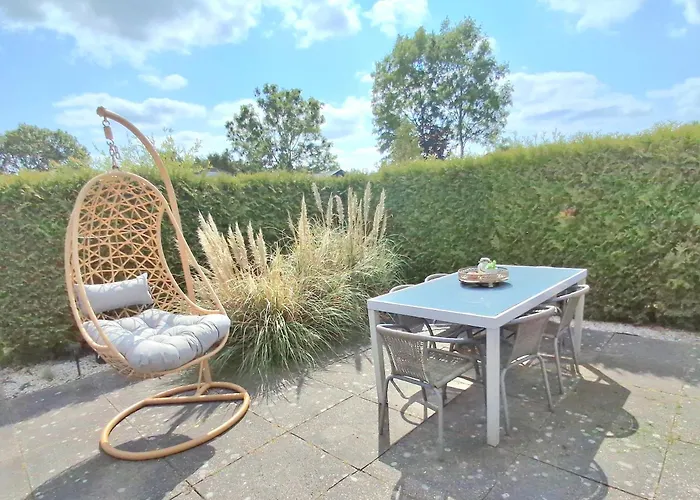 Finn, Met Grote Tuin En Veel Privacy * Dirkshorn