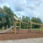 Feriehus Finn, Met Grote Tuin En Veel Privacy Dirkshorn