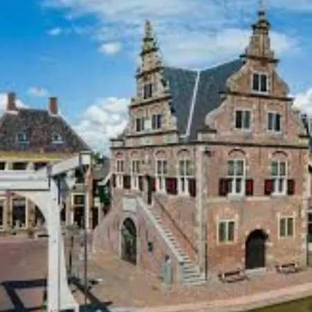 Feriehus Finn, Met Grote Tuin En Veel Privacy Dirkshorn